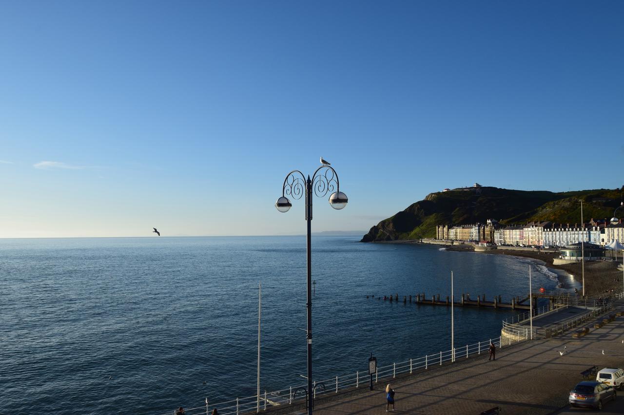 Awel Mor Holiday Apartment Aberystwyth Exteriör bild